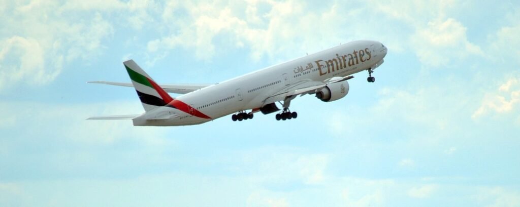 uae, emirates, flight, airlines, airplane, large, big, international, united, arab, take off, sky, air, clouds, blue, white, aviation, commercial, flying, plane, business, trip, aircraft, fly, transportation, aeroplane, journey, travel, dubai, middle, east, vacation, adventure, jet, modern, tourism, departure, uae, airlines, dubai, dubai, dubai, dubai, dubai